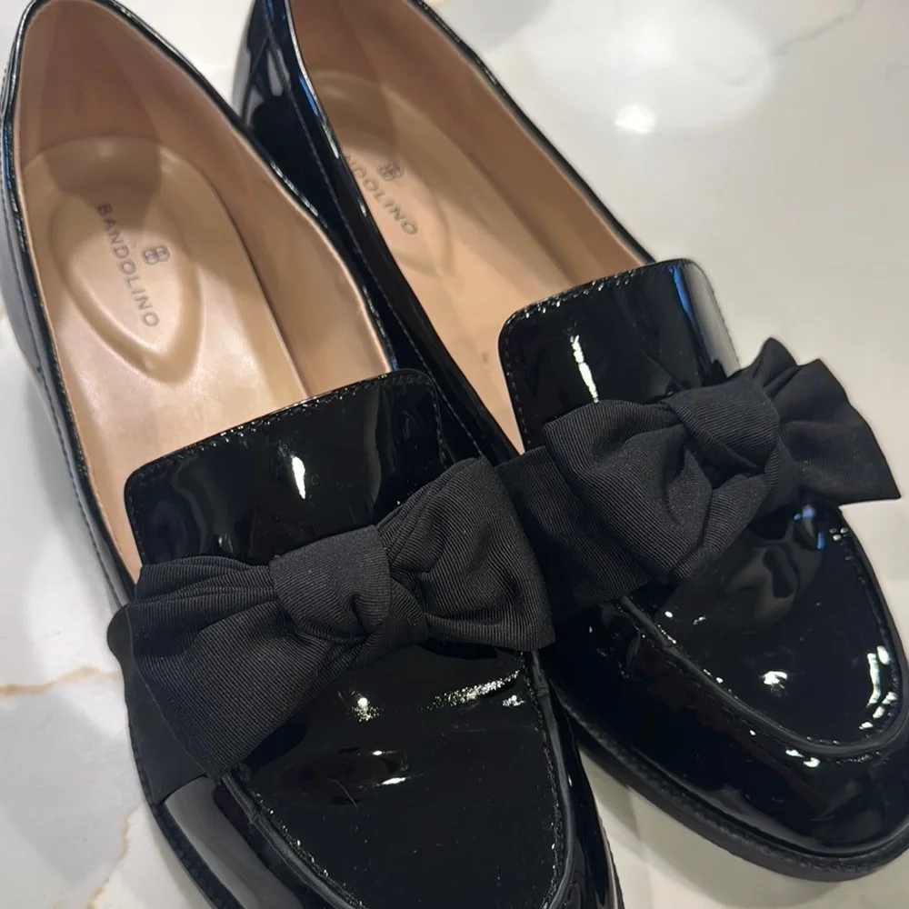 Bandolino Black Loafers with Elegant Bow - Picture 3 of 6